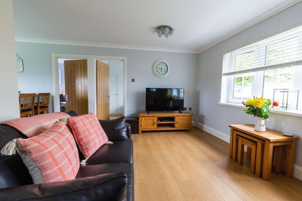 Holiday home Immaculate Gower Getaway With Pool & Facilities Swansea